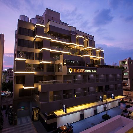 Hotel Cube Taichung Bagian luar foto