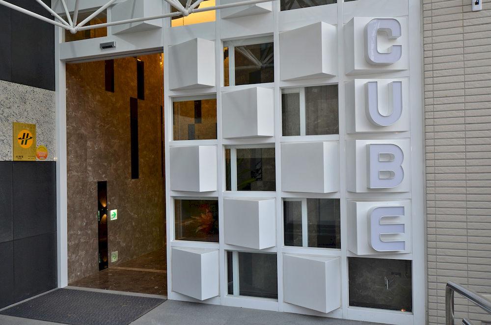 Hotel Cube Taichung Bagian luar foto