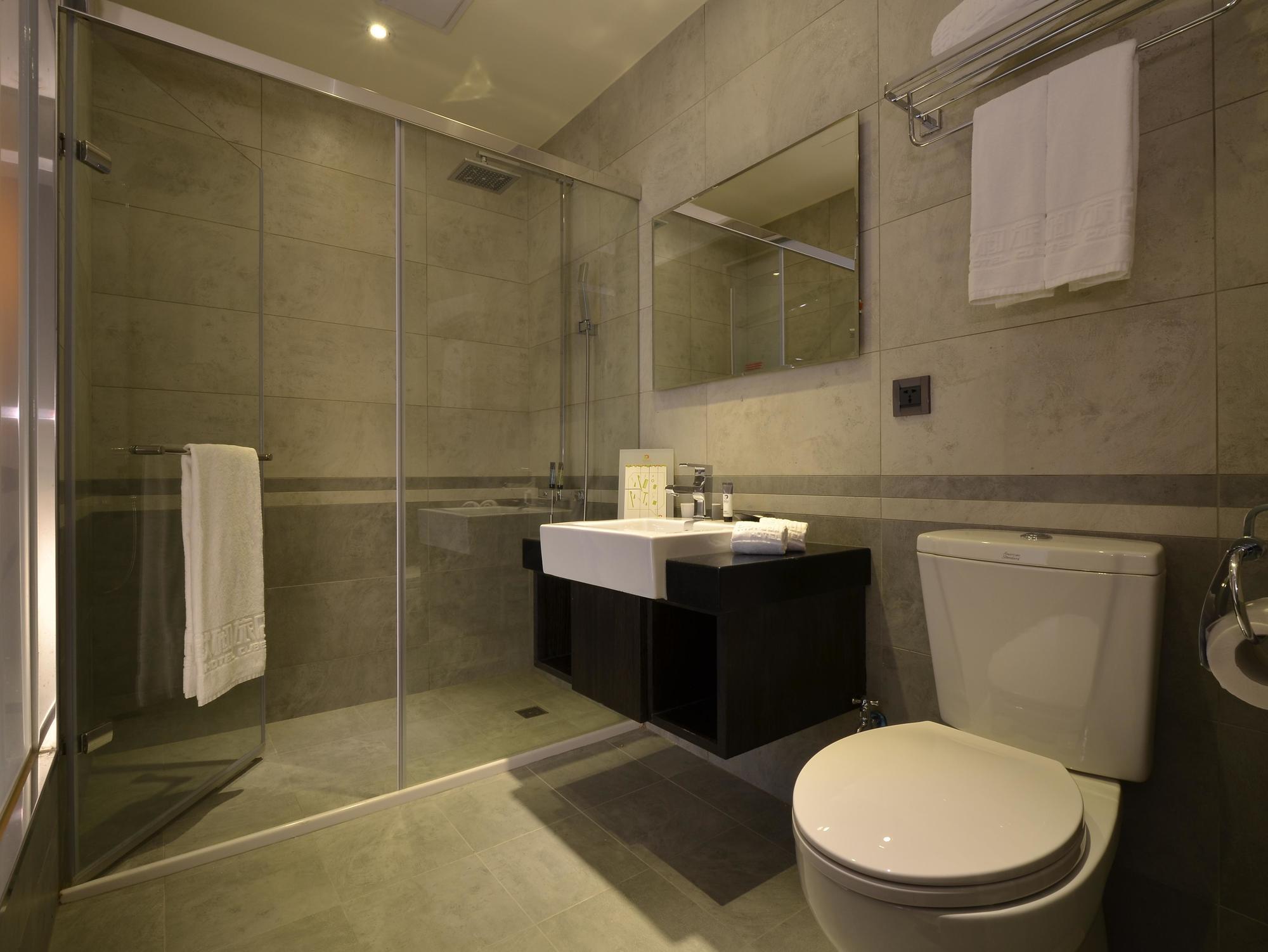 Hotel Cube Taichung Bagian luar foto